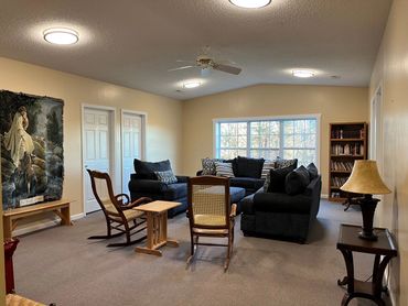 Living area/conversation room