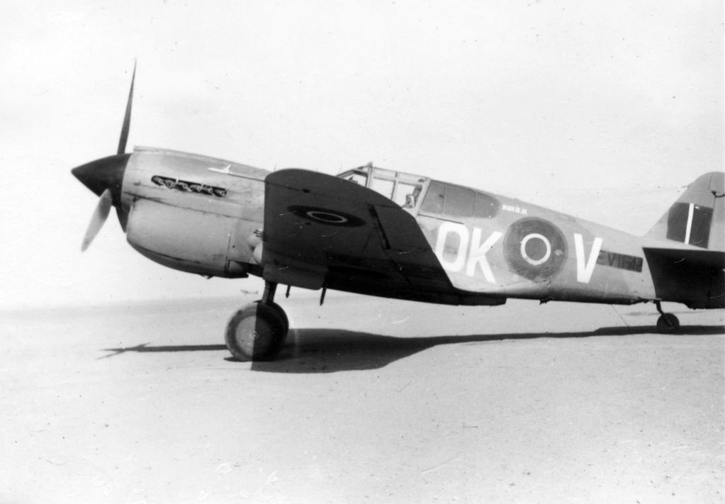 Kittyhawk IA, OK-V, EV169 named ‘Binkie III' at LG 91, Egypt in September 1942