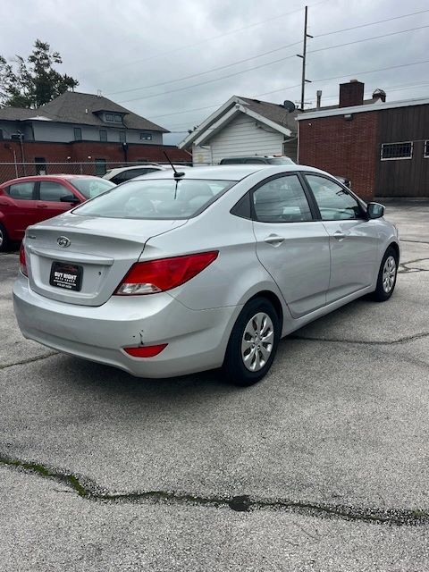 2016 Hyundai Accent SE - Photo 6