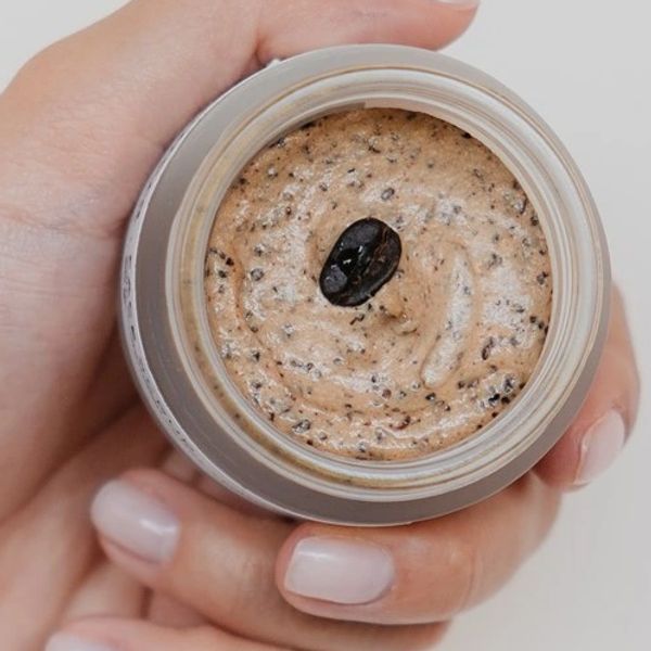Exfoliante Facial Suave
Elimina impurezas y revela tu mejor piel