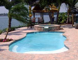Vista Isle fiberglass pool with spa