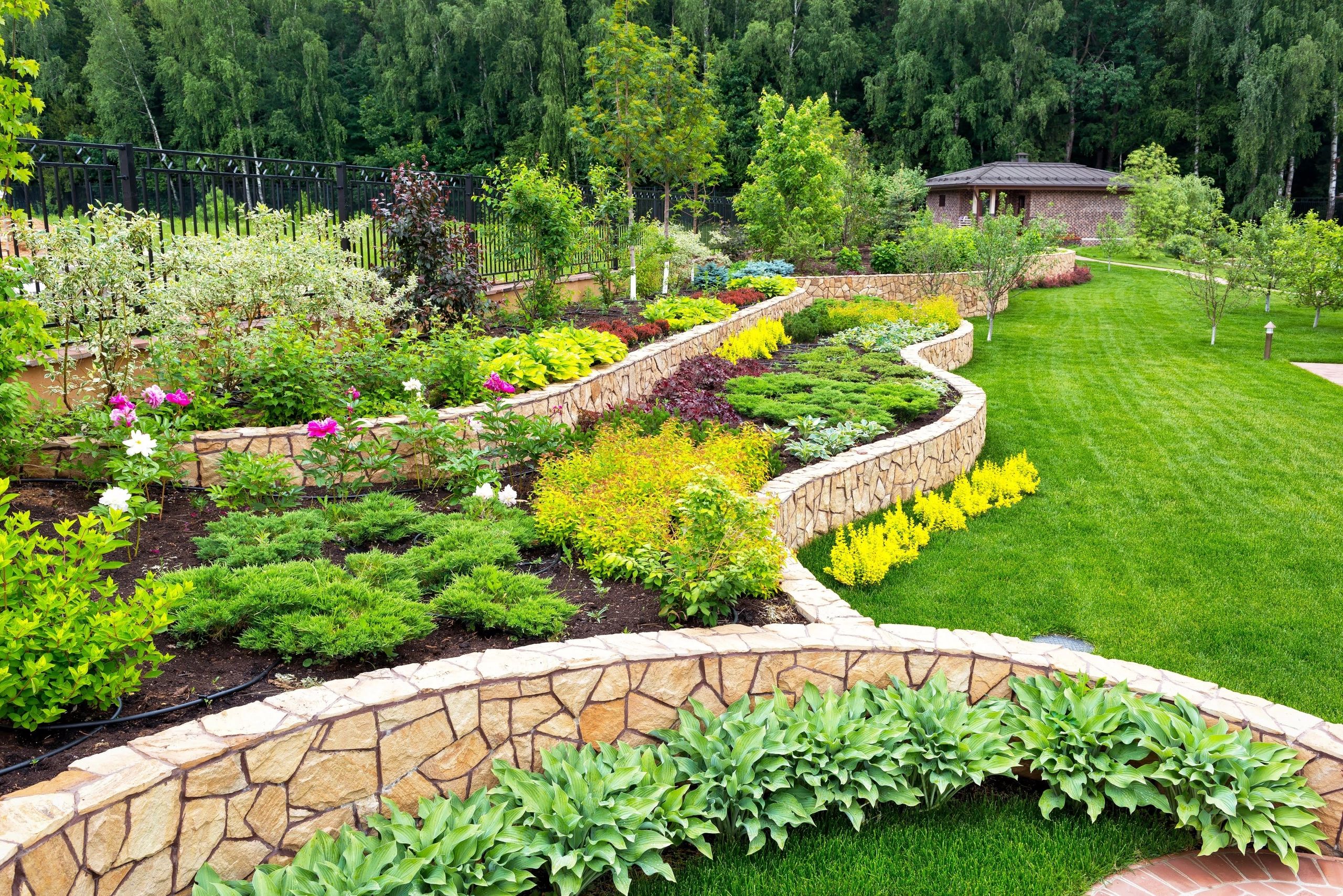 F G LANDSCAPE CONSTRUCTION logo