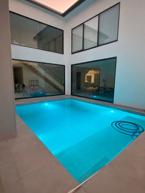 Pool, windows, Pool Lights
