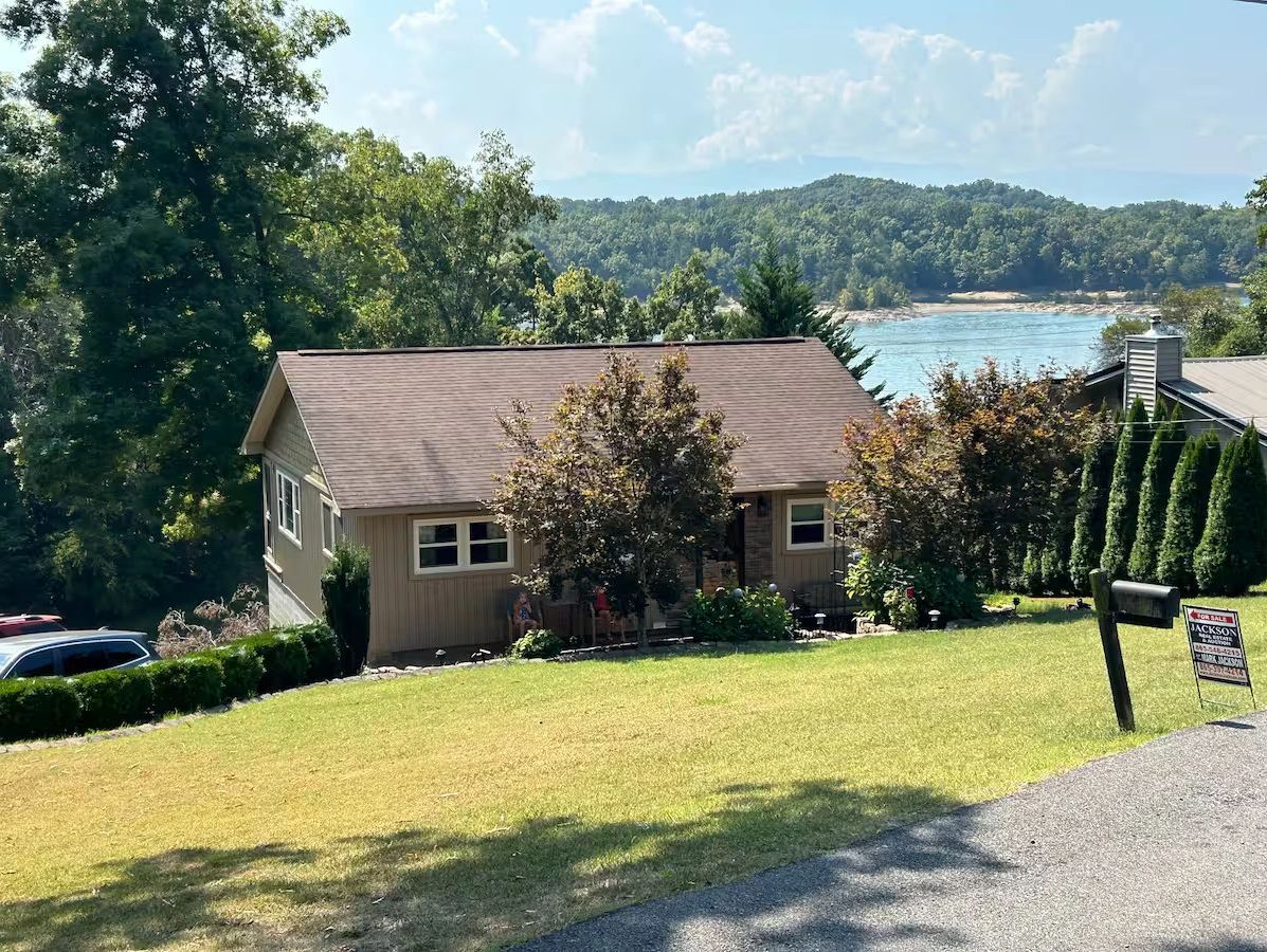 Airbnb Vacation Home Rentals in Dandridge, Tennessee