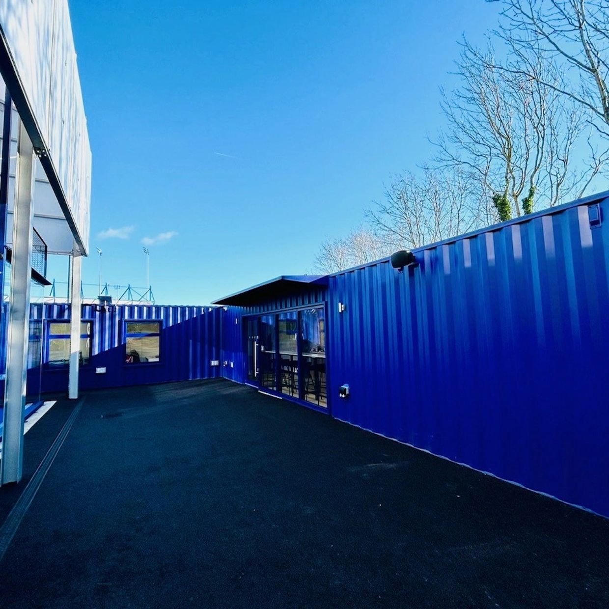 Padel tennis container clubhouse
