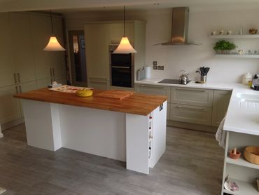 Wren Kitchen, Solid oak tops, Ringwood, Hampshire
