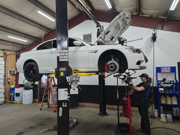 BMW E92 M3 rod bearing replacement at Maine Luxury Auto Barn.