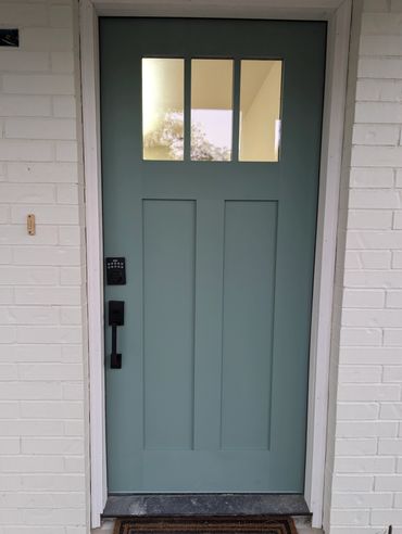 Accent colors on front door to bring out undertones in surrounding colors.
