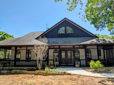 Staining Homes, painting homes, Smithville homes, Porch Staining, Stucco Painting.