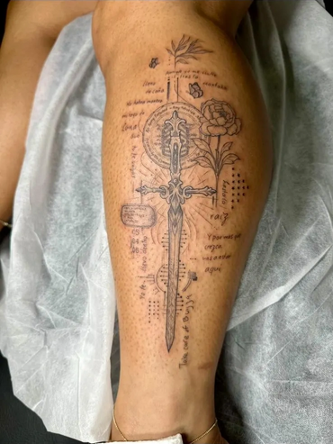 Sexy female tattoos. Elegant tattoo ideas Tampa. Best Fine Line tattoos in tampa Florida.