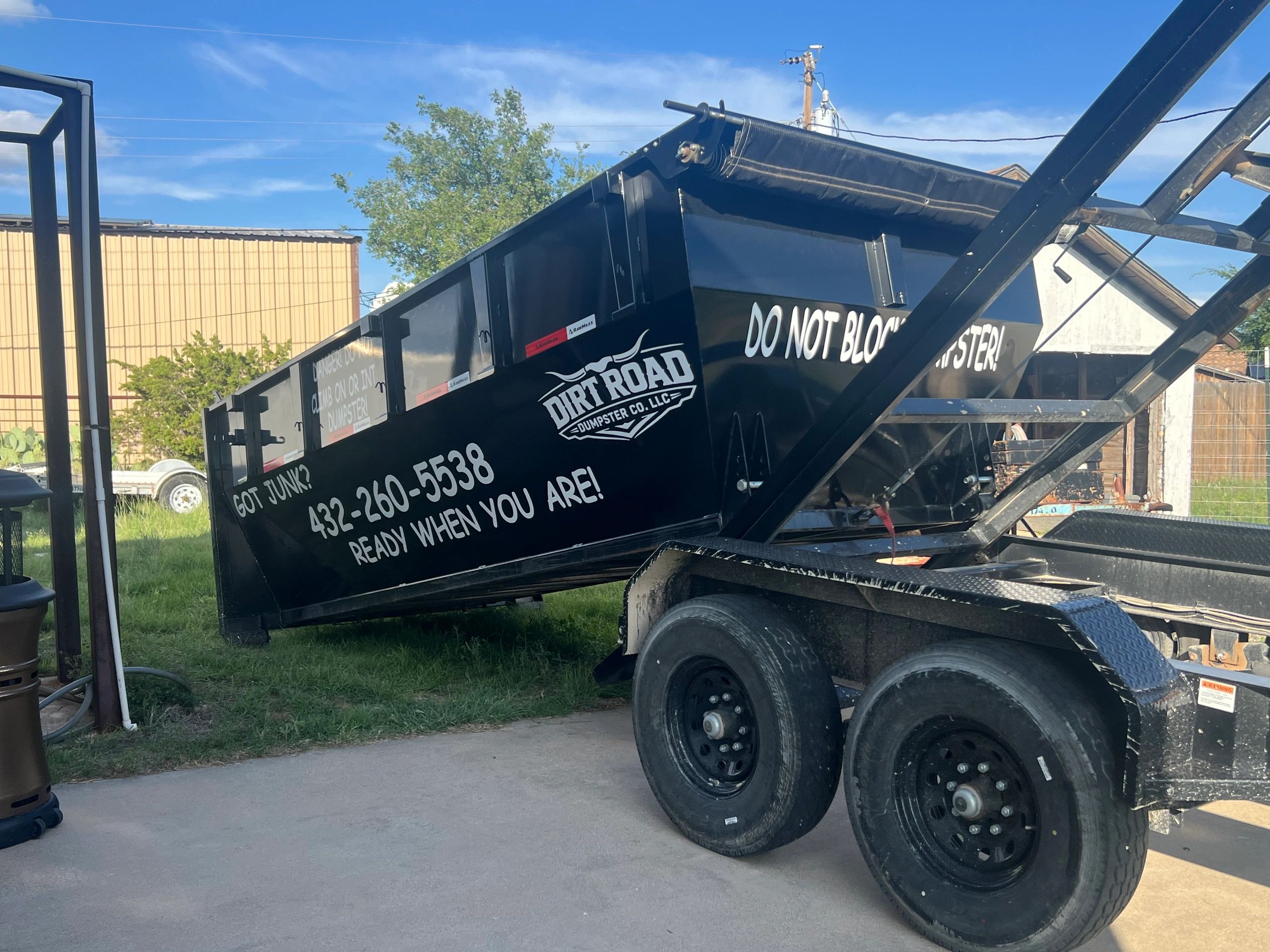 Roll-off dumpster