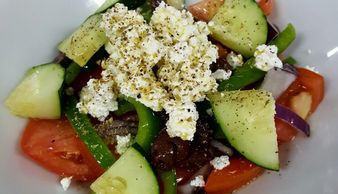 greek salad pita bread feta cheese olives tomato