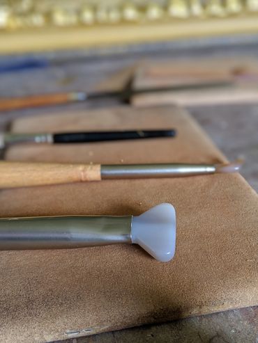 Gilding tools: Agate burnishers