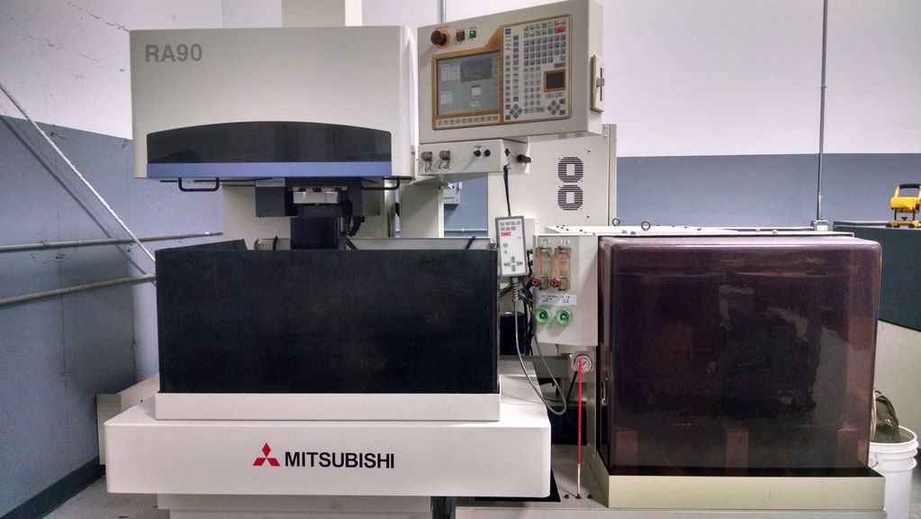 1999 Mitsubishi RA90