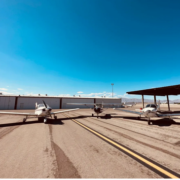 Pilot training LV flight school fleet: Piper Cherokee PA-28-180, Cessna 150, Piper PA-28-140