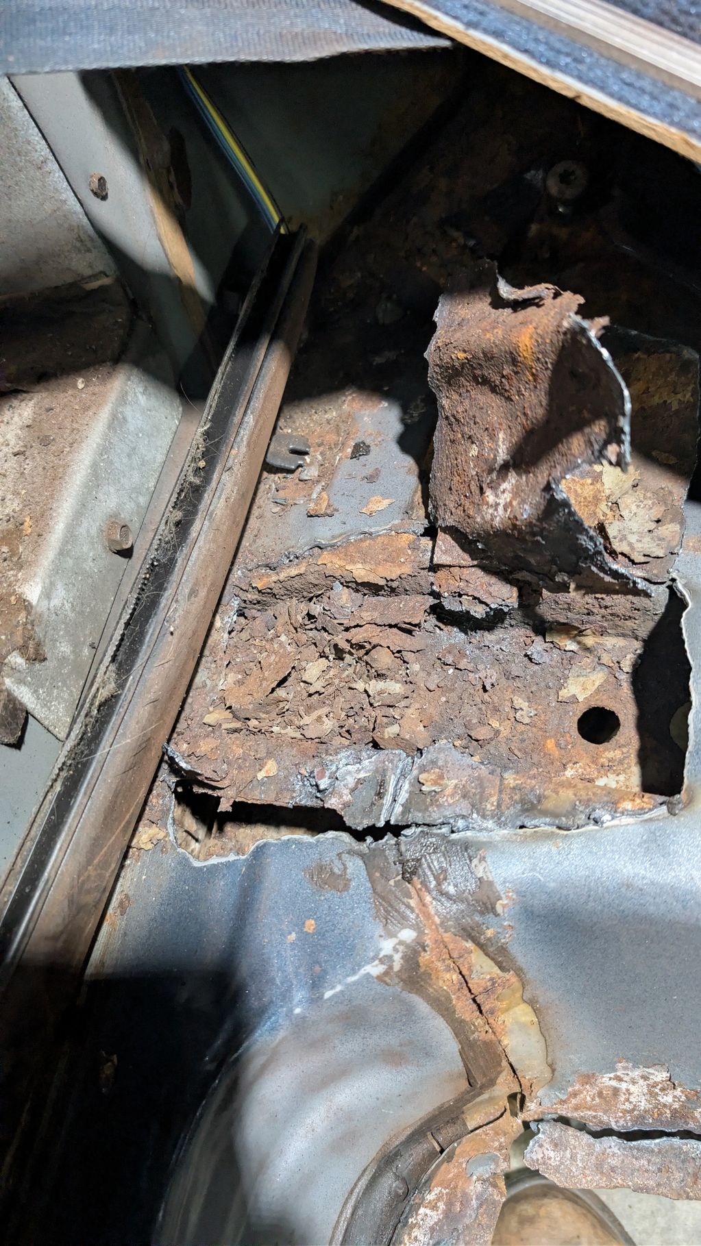 Body mount locations after 40+ years of Canadian winters.