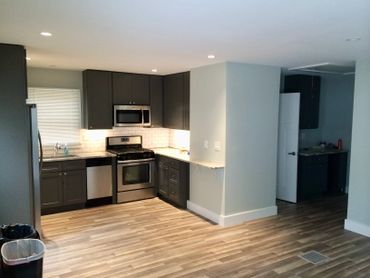 After picture of new, updated complete kitchen remodel.