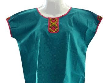 Blusa bordado tradicional a mano de flores, región Istmo, en tela estampada y lisa.
Tallas CH, M, G,