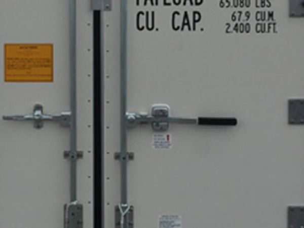 Lockable doors on a ground cold storage unit