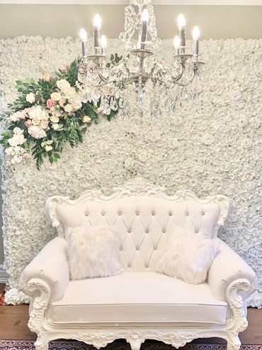 Wedding settee rental
wedding chair rental 
bride and groom chair rental
quinceanera chair 
gta prop