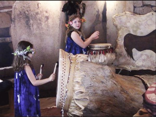 A children see tone sculpture artwork