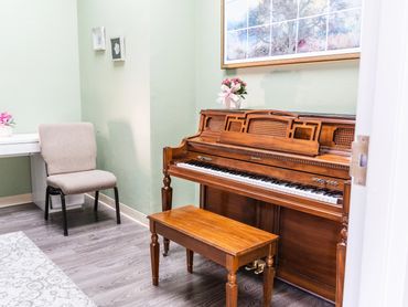 Bright piano studio for children and adult music lessons in Oro Valley.
