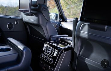 Range Rover Vogue black interior leather, tv headrest