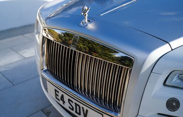 Rolls Royce Ghost 2 emblem, a mark of exclusivity and refinement.