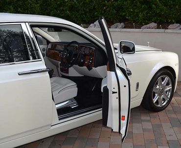 Rolls Royce Phantom Series 2
White Rolls Royce Phantom Series 2