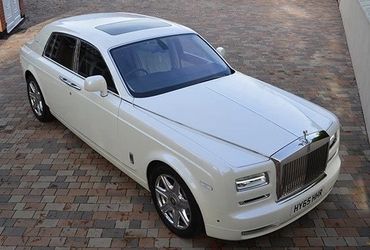 Rolls Royce Phantom Series 2
White Rolls Royce Phantom Series 2
wedding car hire