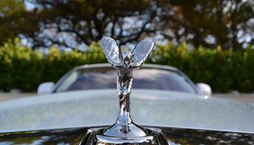 Rolls Royce Phantom Series 2
White Rolls Royce Phantom Series 2
Lady of Ecstasy