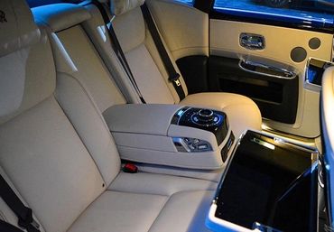 Rolls Royce Ghost Car
Silver and White Rolls Royce Ghost Car
White Ghost For Hire
Ghost for hire
