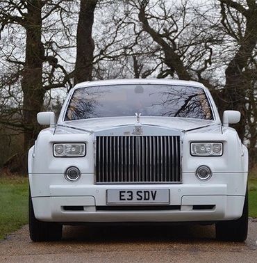 Rolls Royce Phantom Series 1
White Rolls Royce Phantom Series 1
Lady of Ecstasy