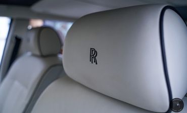 Rolls Royce Ghost 2 headrest interior, a perfect blend of luxury and style.