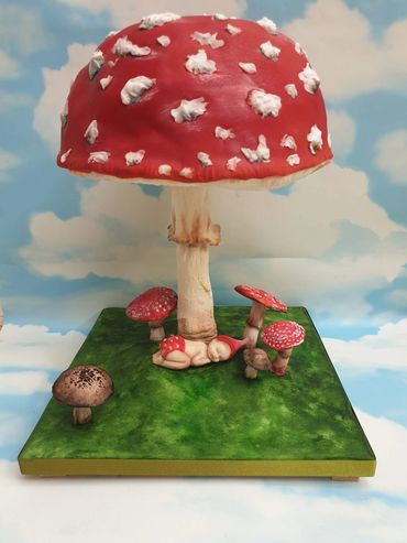 Toadstool babyshower cake