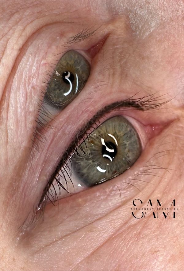 Lash line enhancement before and after picture
