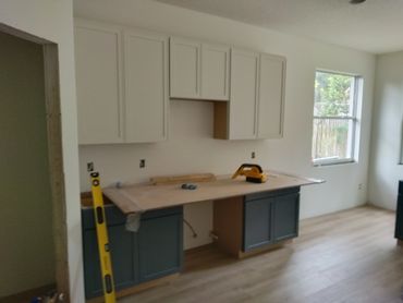 Kitchen  cabinet install for Creative Remodeling of Orlando.