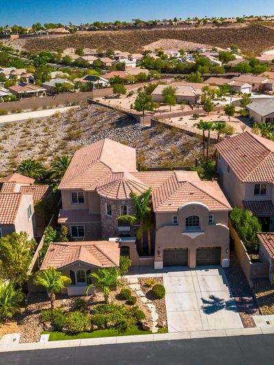 Luxury & Stardom: Tonia Ryan Showcases Jelly Roll & Bunnie XO’s Las Vegas Home