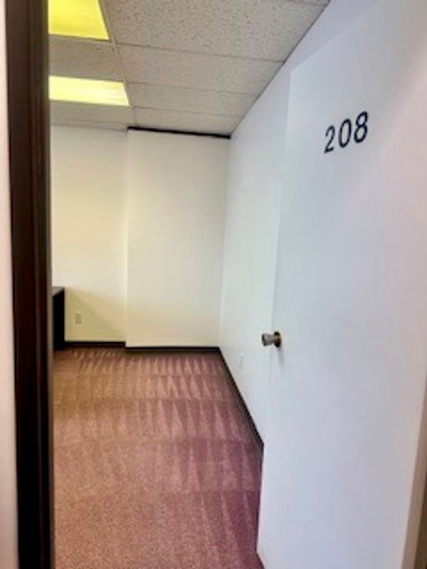 Office with window for rent at the Wright Business Centre. Calgary SE,Alberta