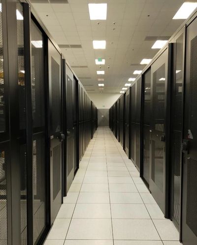 hot aisle data center cabinets and raised floor