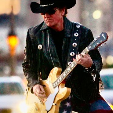 Kenny Allen sidewalk performing