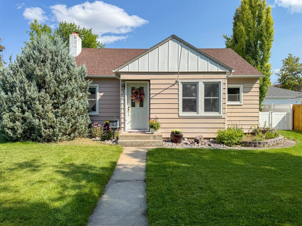 21 2nd Ave SW, Choteau