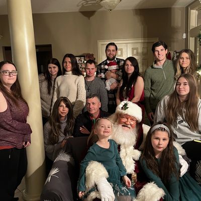 What a large family !  Santa loves it.