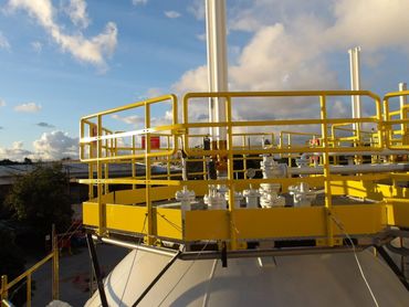 Pintura e Revestimento de Tanques
Aplicação de sistemas de proteção em tanques de grande porte