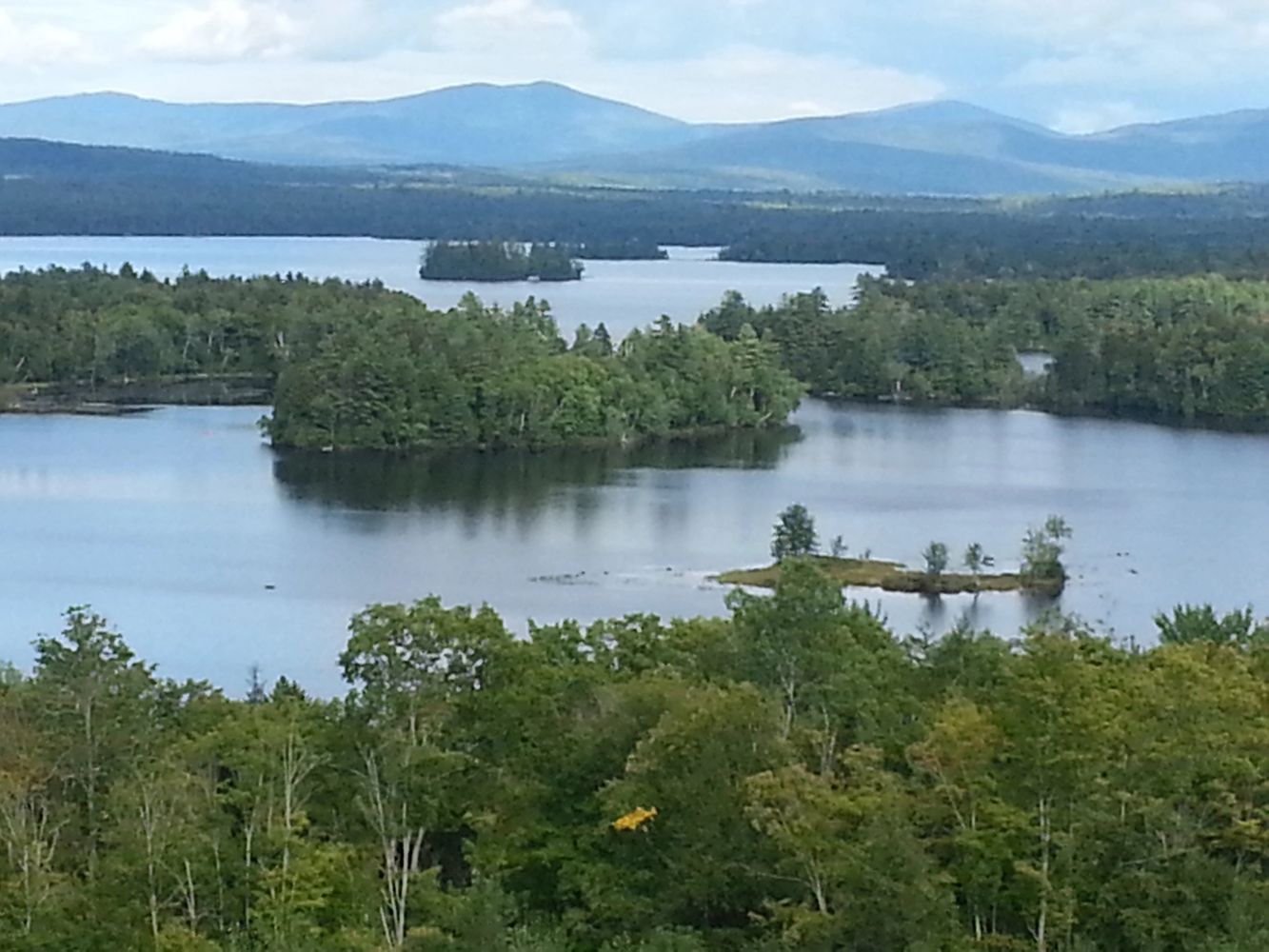 A Mountain Lodge with Lake Views that will leave You Breathless!