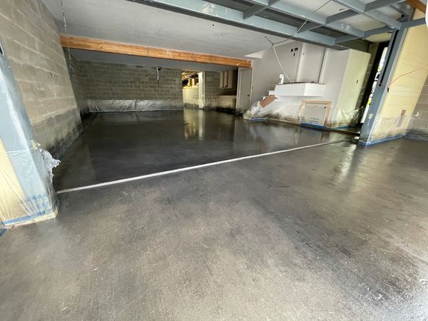 Custom stained concrete garage floors in Dallas, urethane sealers topcoats garage floors in Dallas
