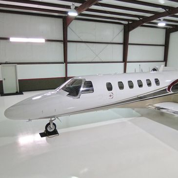 Precision floors for aircraft movement and seamless finishes for low maintenance, hangar flooring