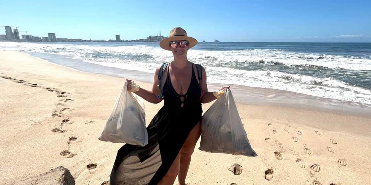 Beach clean up
Give back
Travel Community