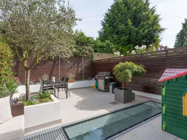 Garden basement kitchen extension in Wanstead.