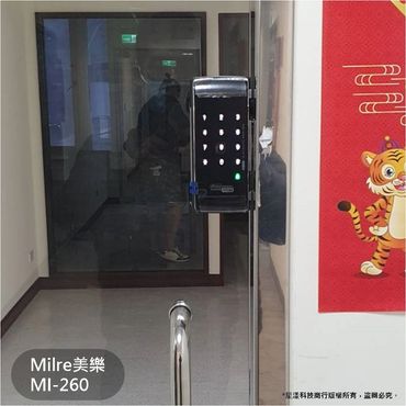 電子鎖
指紋鎖
密碼鎖
智能鎖
電子鎖安裝
dormakaba電子鎖
Yale耶魯電子鎖
SAMSUNG三星電子鎖
Milre美樂電子鎖
philips飛利浦電子鎖
WAFERLOCK維夫拉克電子鎖